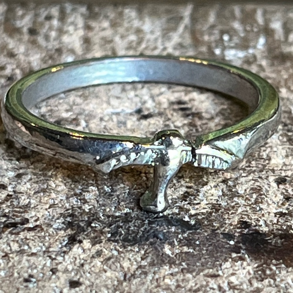 Sweet little bird ring.